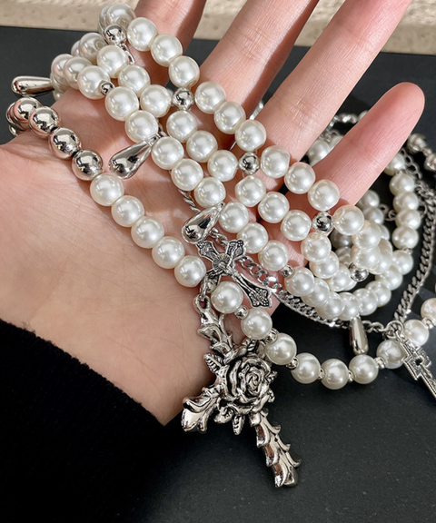 Multi-layered Pearl Beaded Necklace