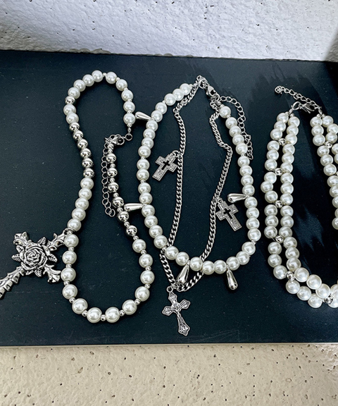 Multi-layered Pearl Beaded Necklace