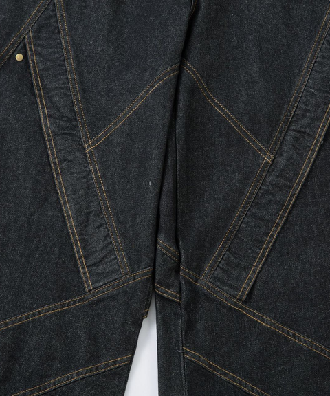 Loose-leg jeans with patchwork design