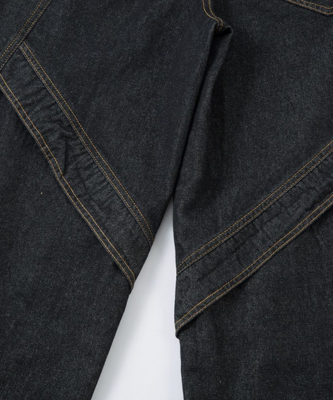 Loose-leg jeans with patchwork design