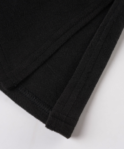 Long-sleeved off-shoulder T-shirt with a fitted waist