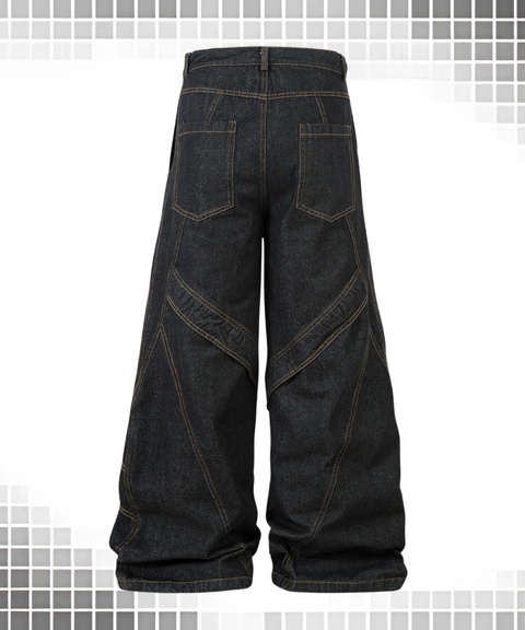 Loose-leg jeans with patchwork design