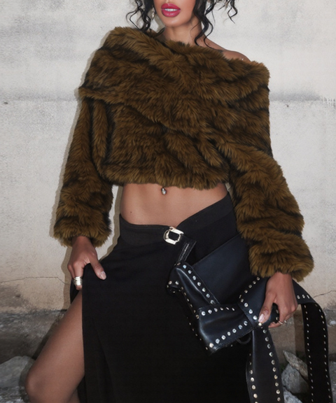 Street-style fluffy off-shoulder top