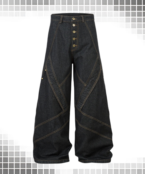 Loose-leg jeans with patchwork design