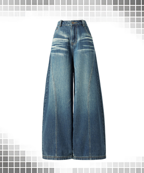 Baggy scimitar-style dark
vintage coloured washed jeans